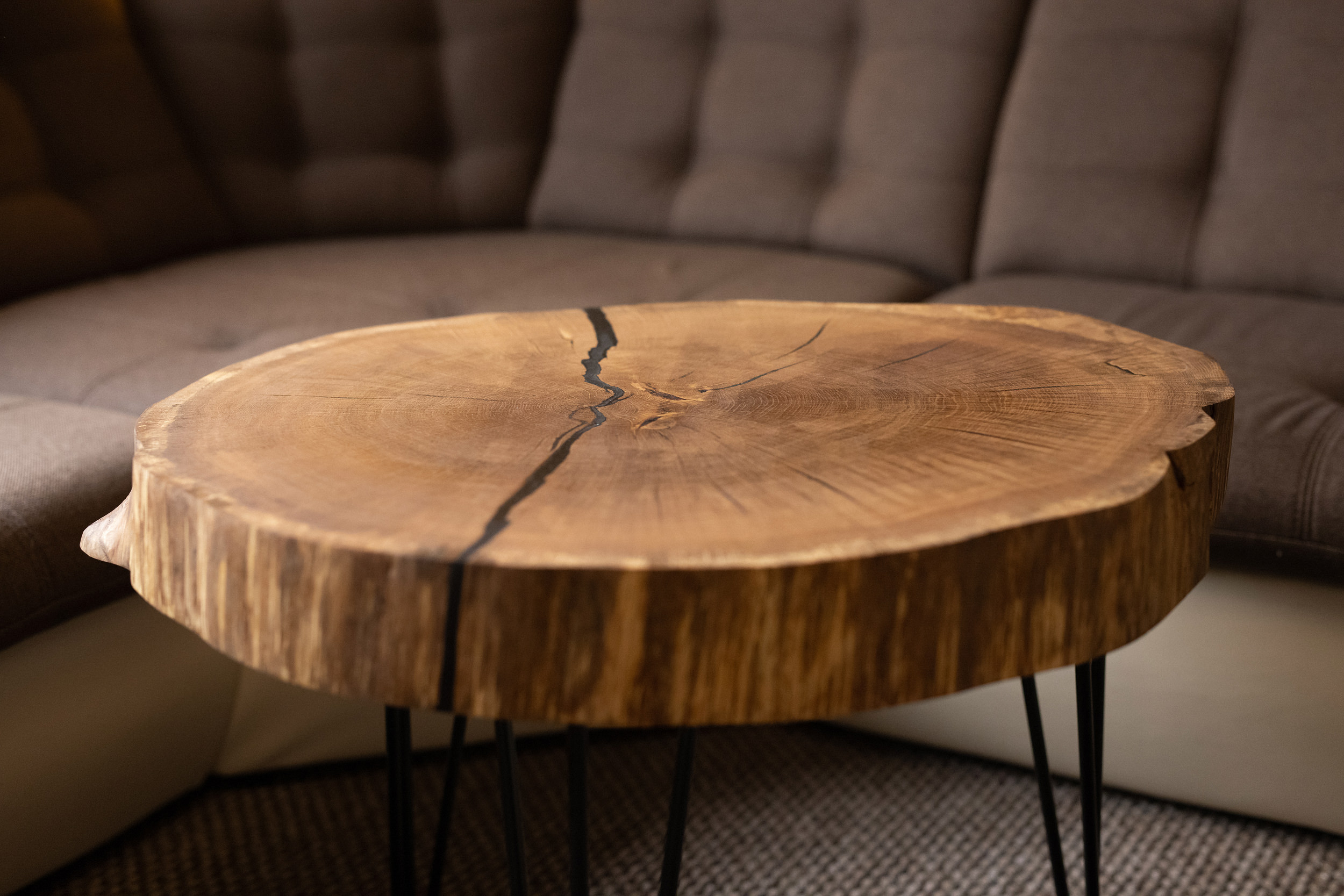 dubový konferenčný stôl